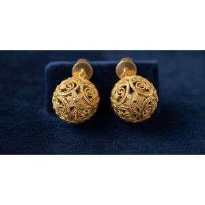 Vintage Gold‎ Filigree Screw Back Earrings Ornate Sphere Design